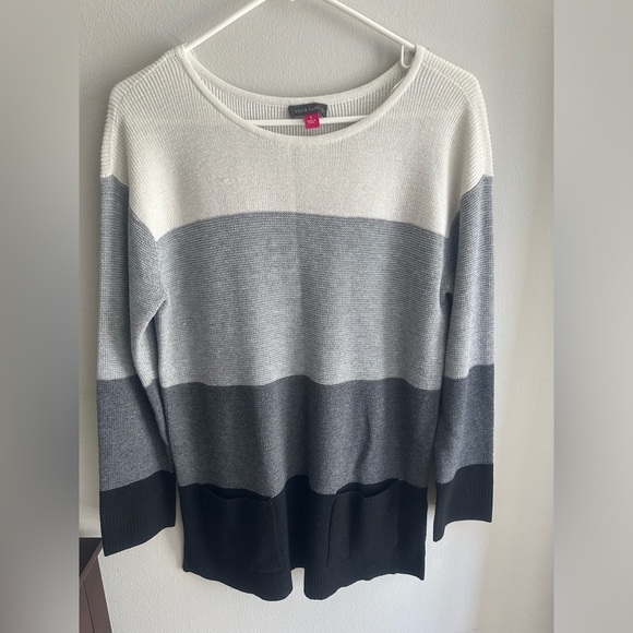 Vince Camuto Women's Colorblock Pocket Sweater - Picture 2 of 6